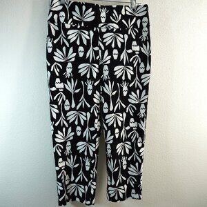 Chicos pull on abstract leaf cropped pants size 1